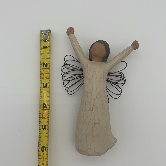 Willow Tree Angel of Courage Figurine - Picture 7 of 7